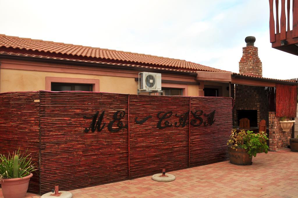 Me Casa Guest House Bluewater Bay ภายนอก รูปภาพ