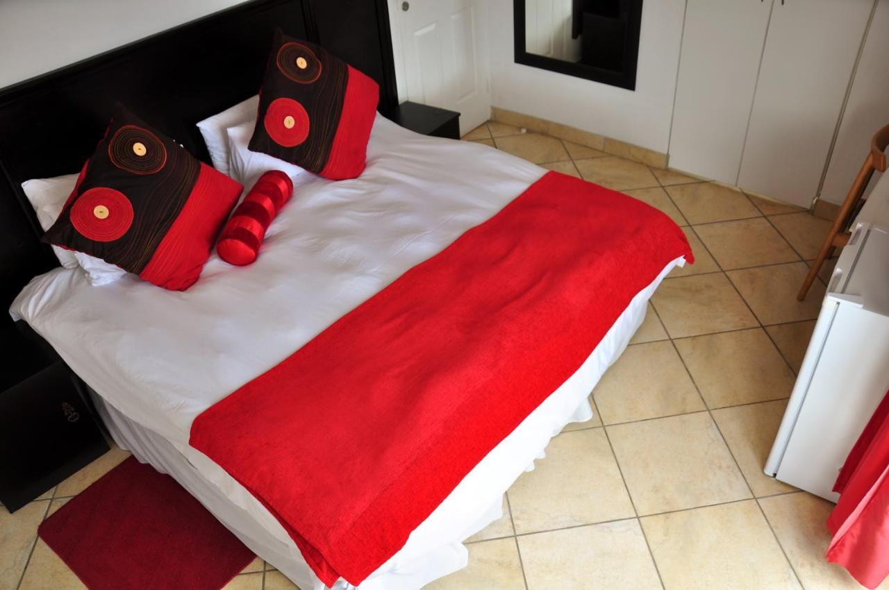 Me Casa Guest House Bluewater Bay ภายนอก รูปภาพ