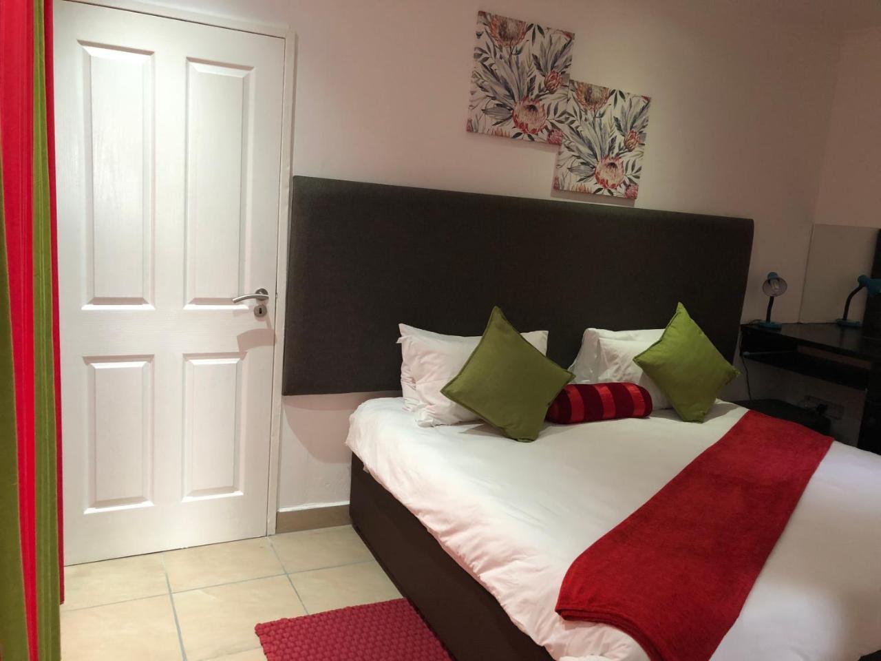 Me Casa Guest House Bluewater Bay ภายนอก รูปภาพ