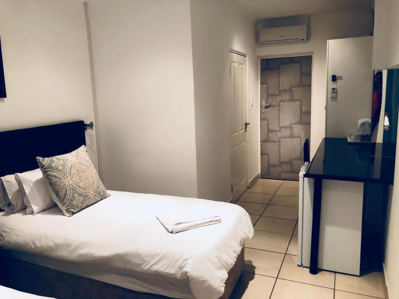 Me Casa Guest House Bluewater Bay ภายนอก รูปภาพ