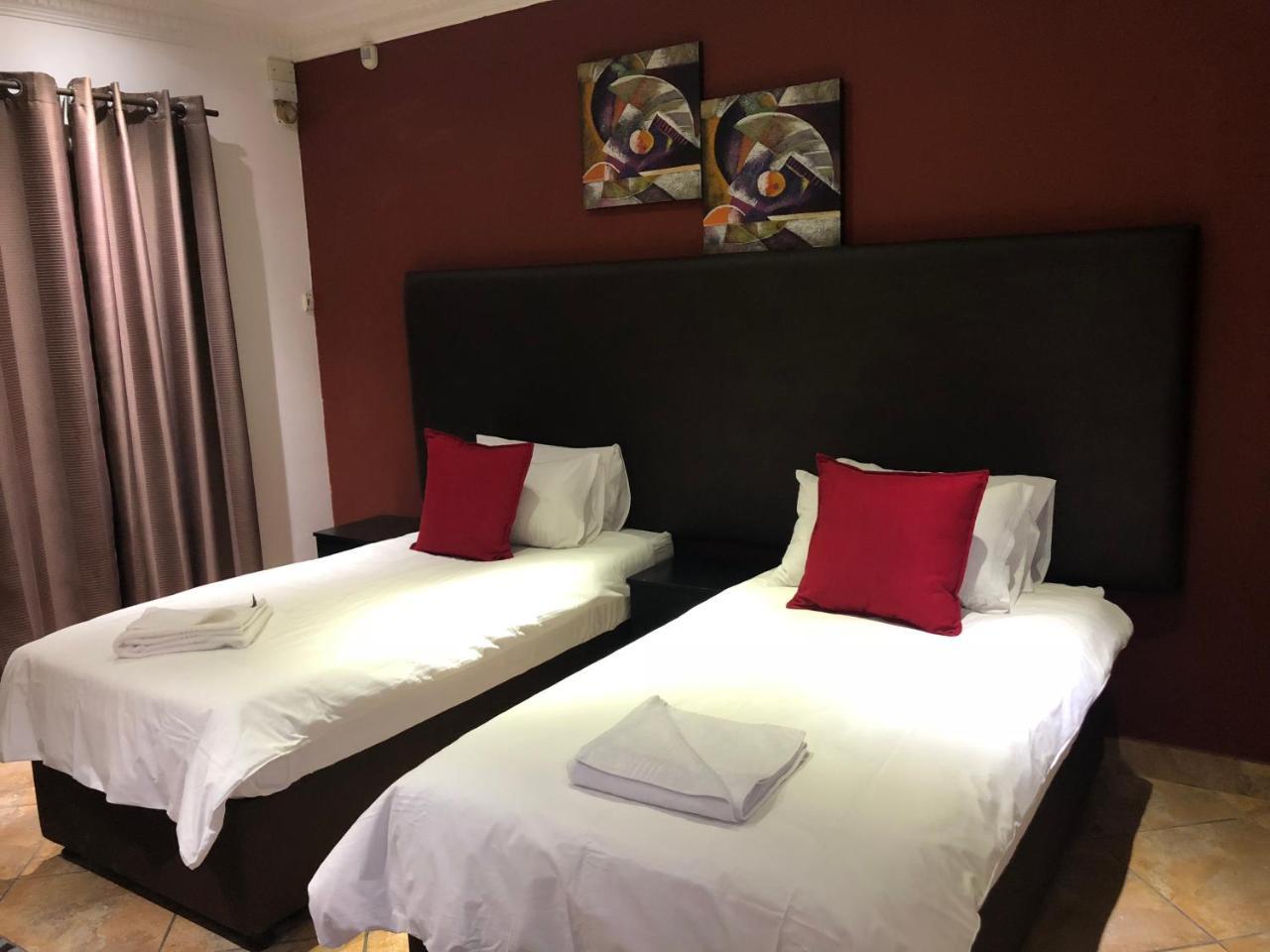 Me Casa Guest House Bluewater Bay ภายนอก รูปภาพ
