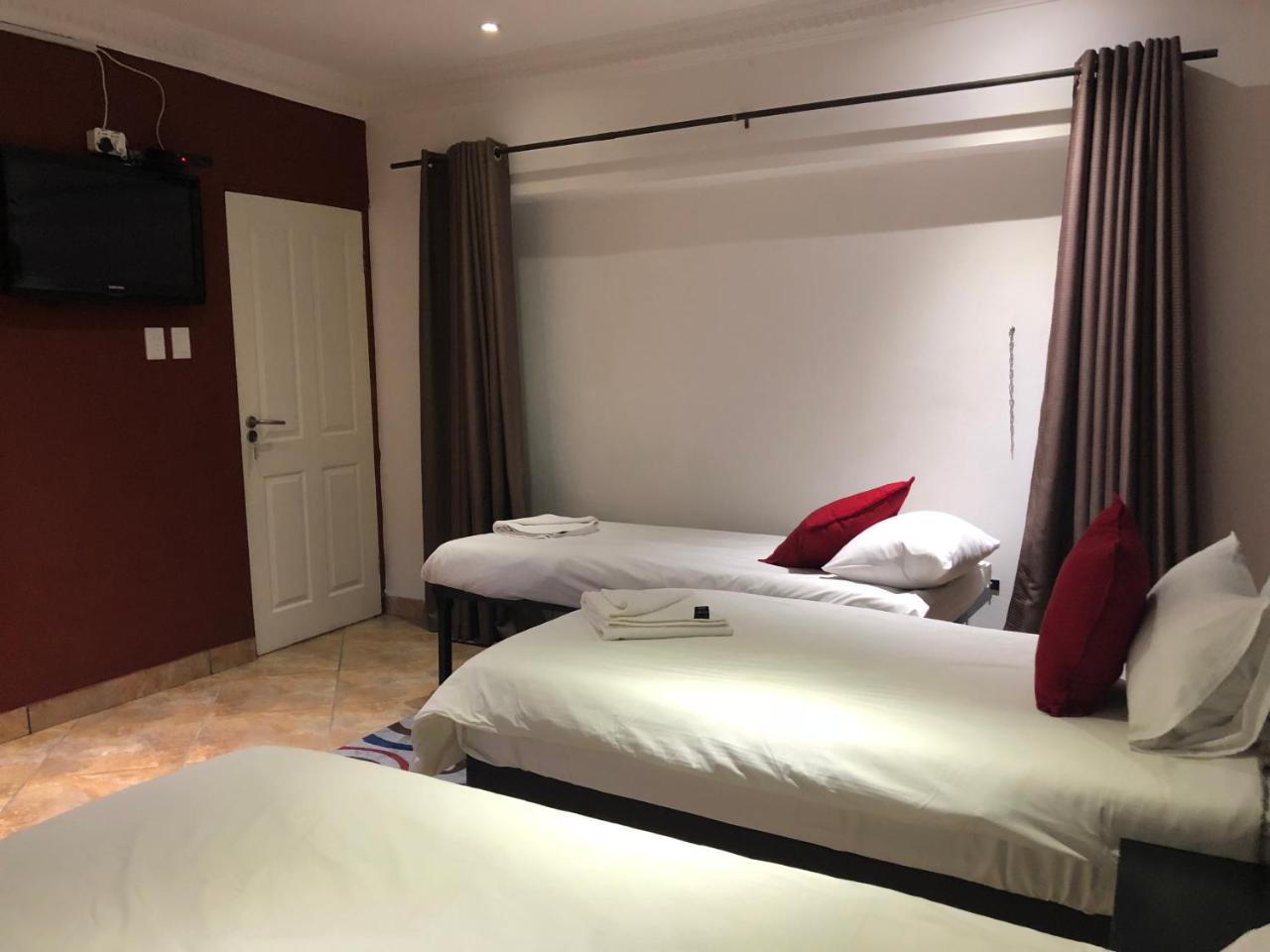 Me Casa Guest House Bluewater Bay ภายนอก รูปภาพ