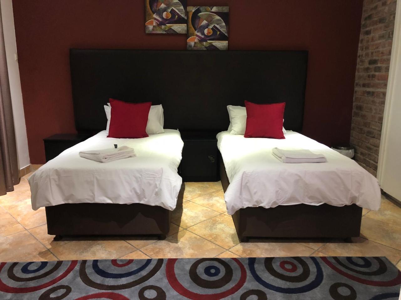 Me Casa Guest House Bluewater Bay ภายนอก รูปภาพ