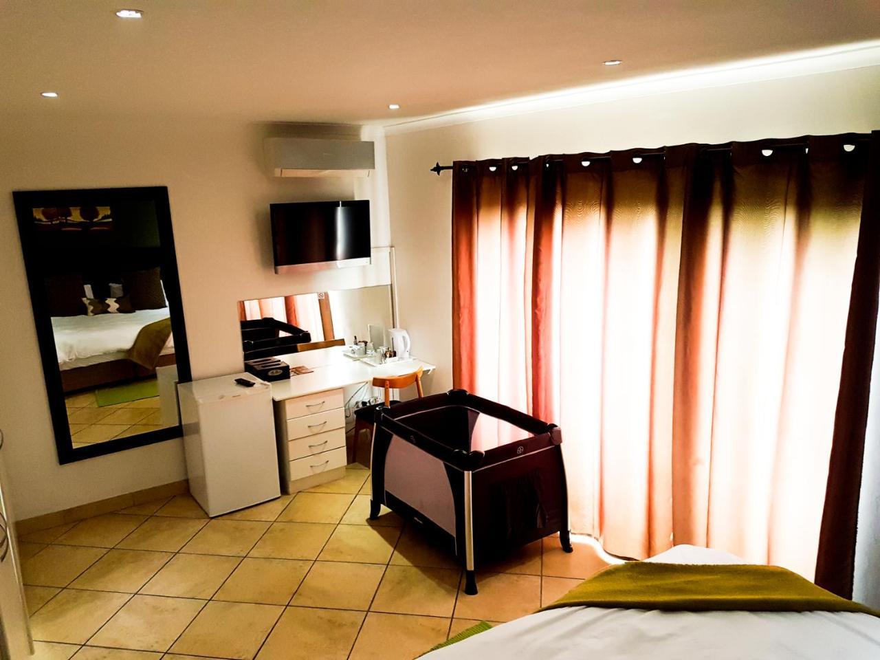 Me Casa Guest House Bluewater Bay ภายนอก รูปภาพ