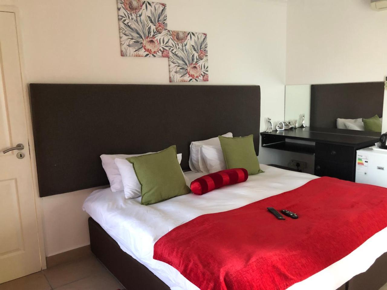 Me Casa Guest House Bluewater Bay ภายนอก รูปภาพ