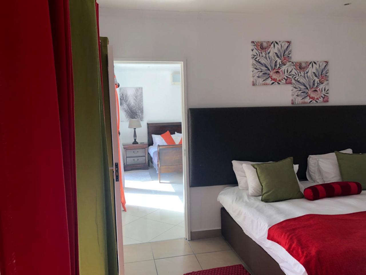 Me Casa Guest House Bluewater Bay ภายนอก รูปภาพ