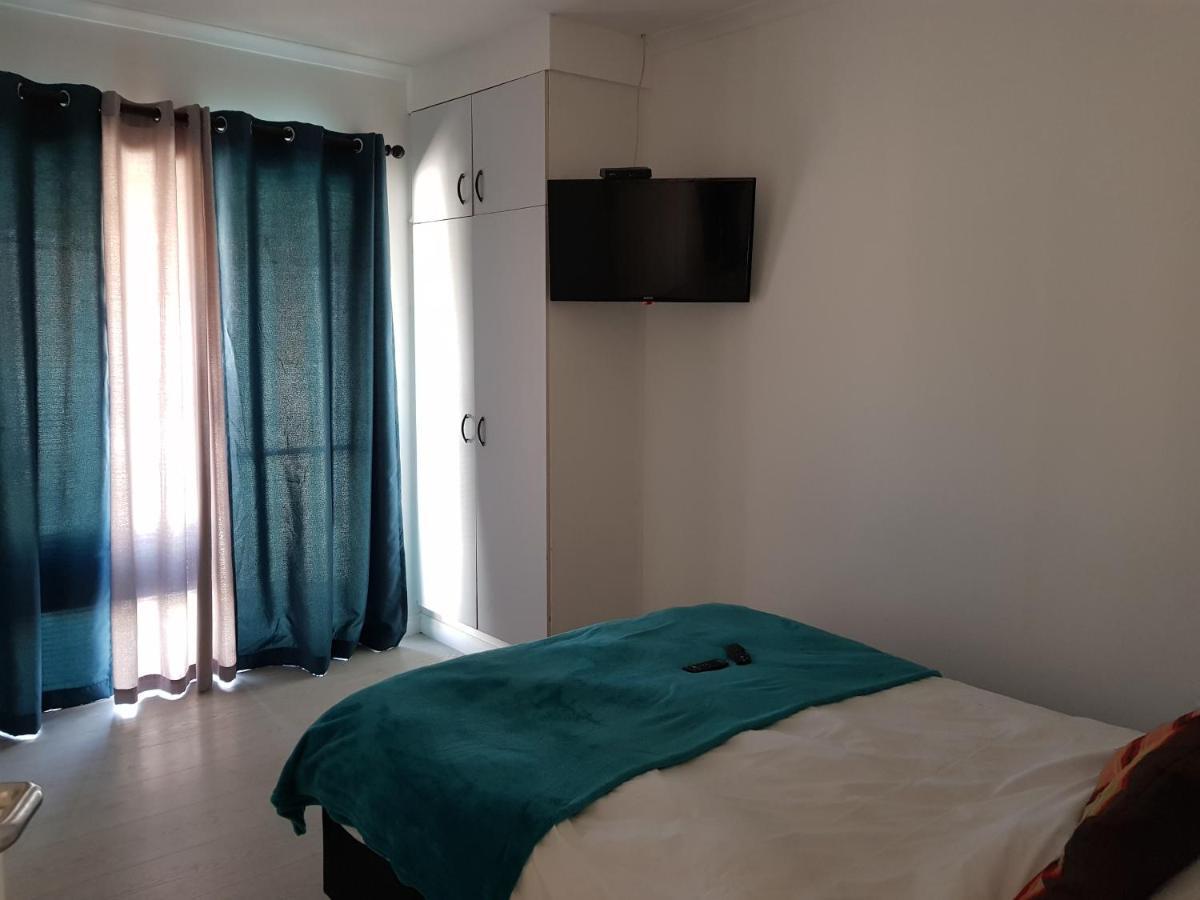 Me Casa Guest House Bluewater Bay ภายนอก รูปภาพ