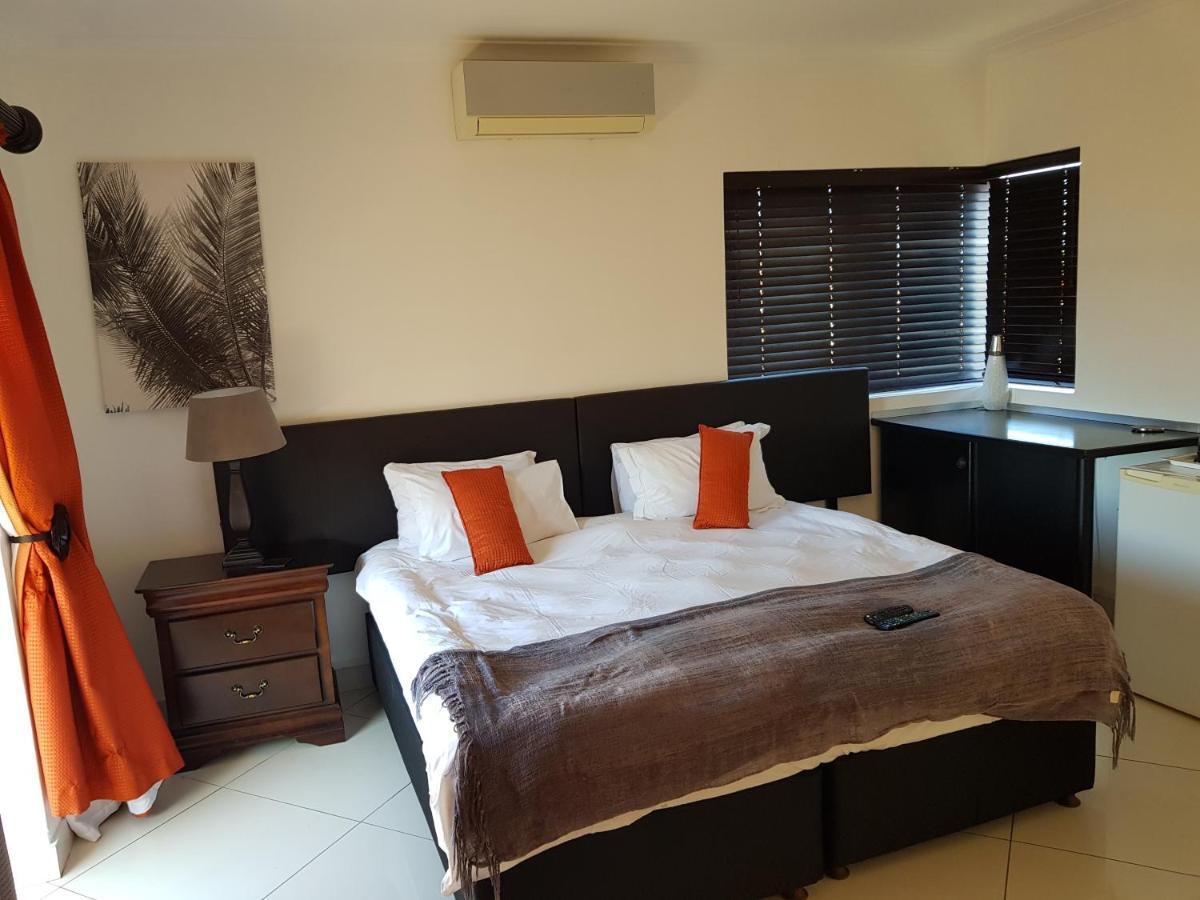 Me Casa Guest House Bluewater Bay ภายนอก รูปภาพ